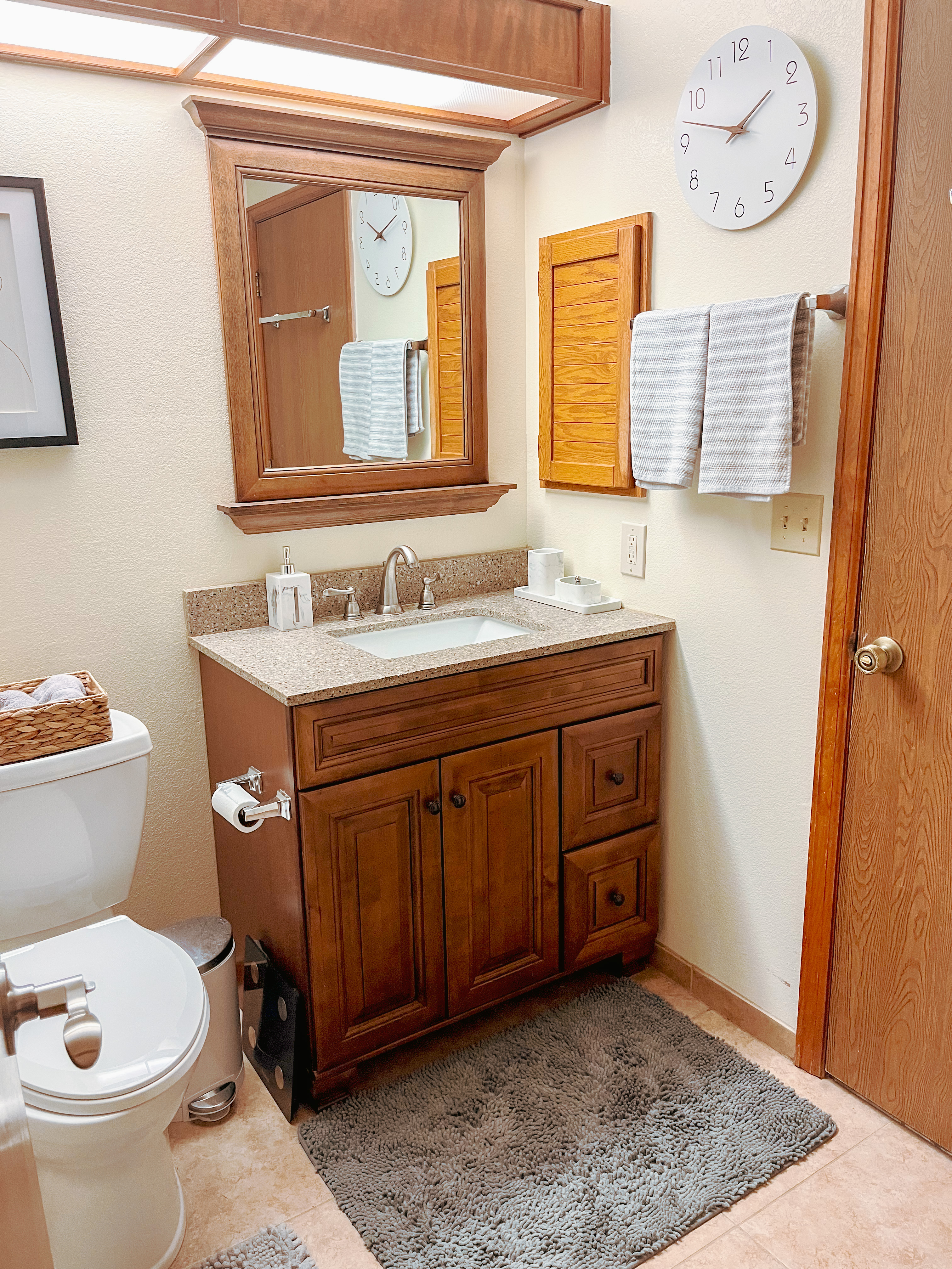 Spacious Townhouse Room for Rent in the Heart of Louisville, CO